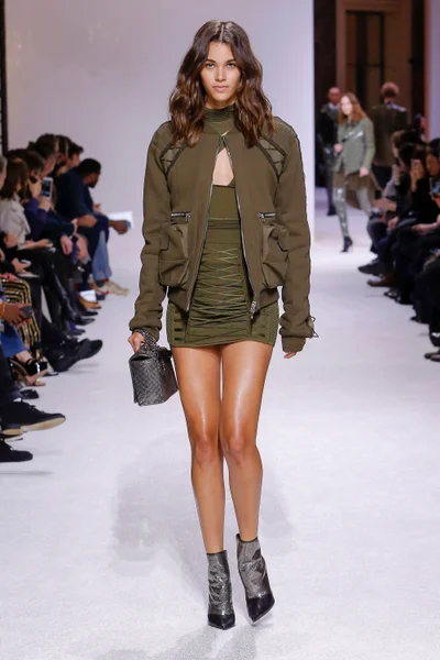 Look 24